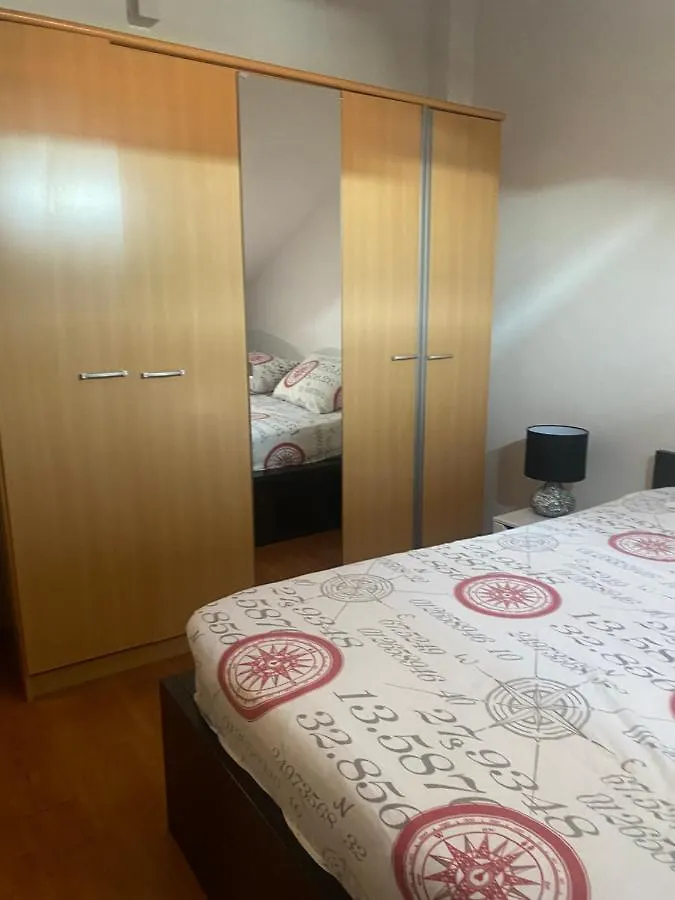 Top Floor Apartment With Sea View Kastela