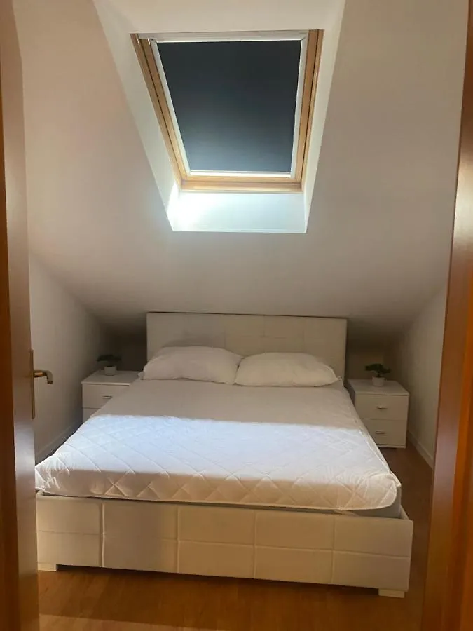 Top Floor Apartment With Sea View Kastela Croatia