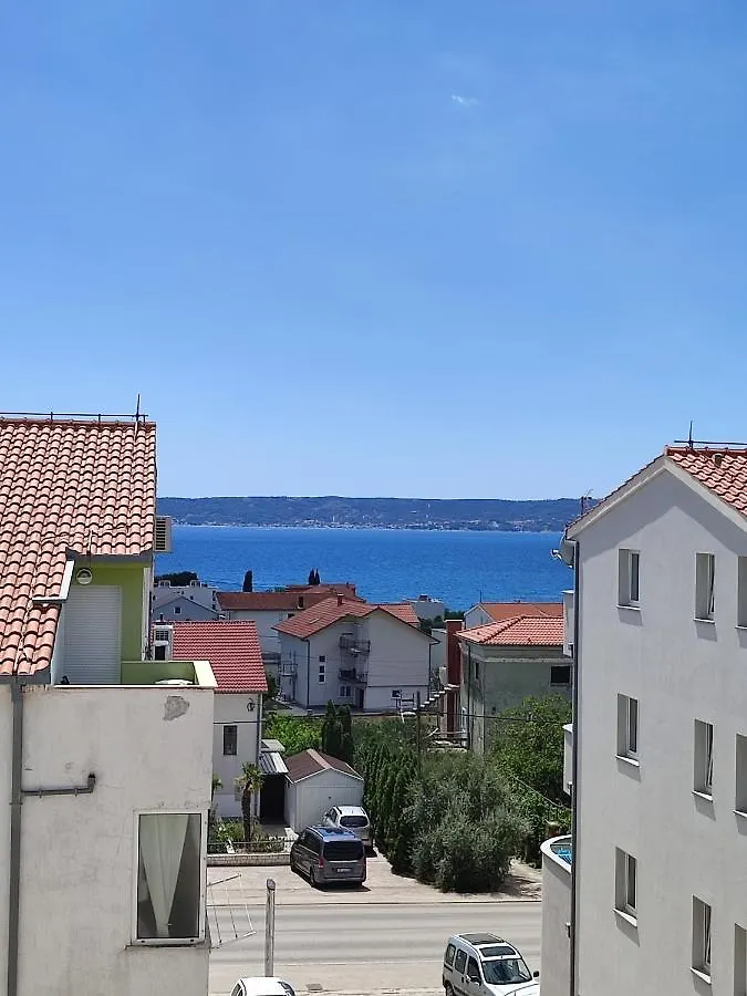 Top Floor Apartment With Sea View Kastela